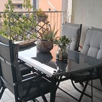 Set tavolo e divano per giardino/terrazzo