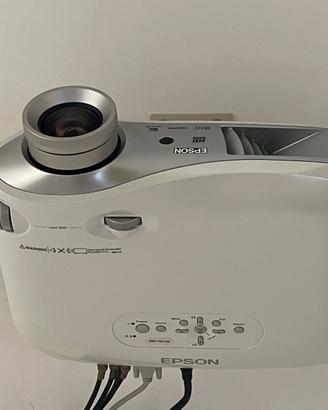 Videoproiettore Epson con telo motorizzato