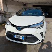 Toyota C-HR 2.0H E-CVT trend