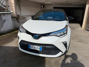 Toyota C-HR 2.0H E-CVT trend