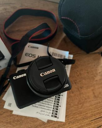 Canon Eos M10