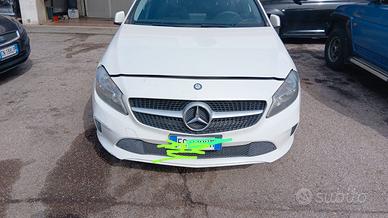 SI VENDE PER RICAMBI MERCEDES CLASSE A W176 15>