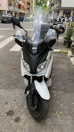 Yamaha x-max 250