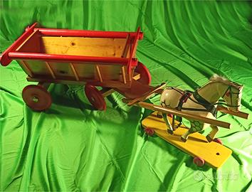 Carretto in legno con cavallo. Anni '70