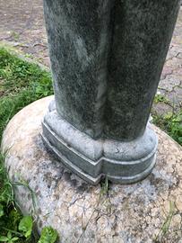 Fontana acquasantiere antica