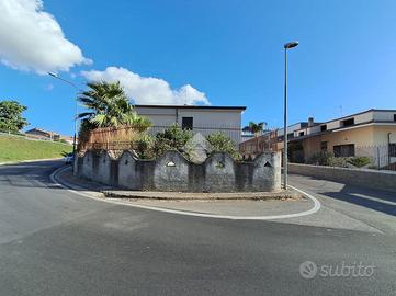 CASA INDIPENDENTE A CASAPESENNA