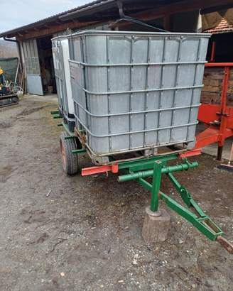 Rimorchio agricolo con cisterne aqua