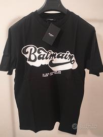 T-Shirt Balmain varie taglie disponibili.