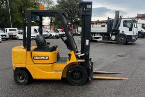 CARRELLO ELEVATORE MULETTO CATERPILLAR 25 Qli 2001