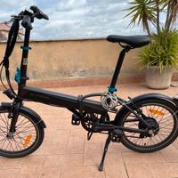 Bicicletta a pedalata assistita pieghevole