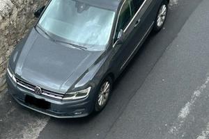 Tiguan (tenuta manicalmente)