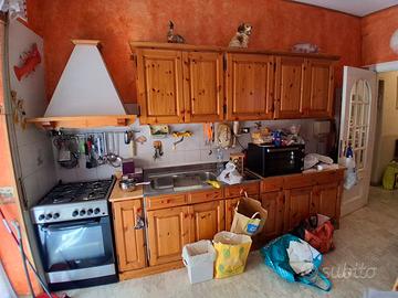 ARREDI CUCINA  E CAMERA DA LETTO