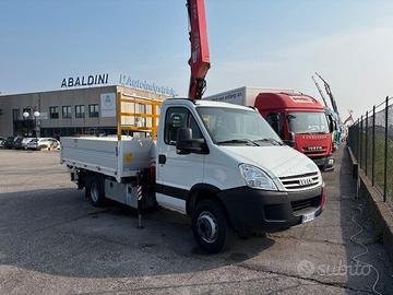 Iveco daily 65-180 gru e cassone fisso