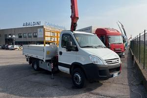 Iveco daily 65-180 gru e cassone fisso