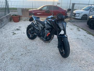 Ktm duke 790