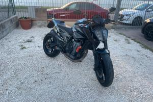 Ktm duke 790
