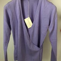 Cardigan a portafoglio con canottiera lilla