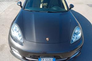 Porsche  panamera Diesel 