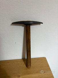 Antico martello da tappezziere o calzolaio