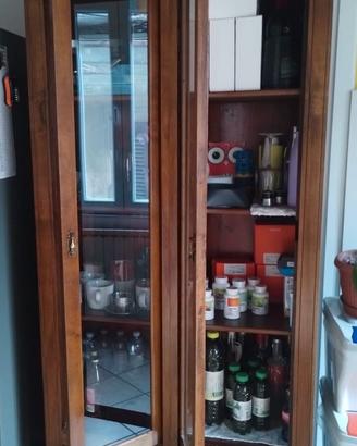 Vetrina in noce italiana con 4 ripiani e 2 cassett