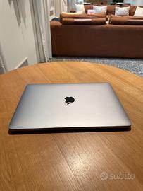 Apple MacBook Pro 13” Touch Bar i5 - Retina