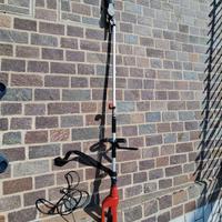 Tagliasiepe a manico lungo