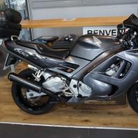 HONDA CBR 600 F .