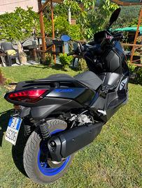 Xmax 300 tech max