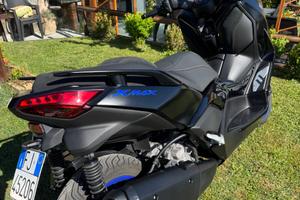 Xmax 300 tech max