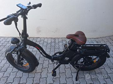 Bici elettrica pieghevole