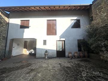 RUSTICO A CORTE FRANCA