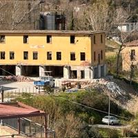Struttura di 700 mq da ristrutturare
