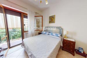 TRILOCALE SEMI INDIPENTE CON AMPIO BOX E POSTO AUT