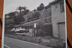 Terreno edificabile con casetta