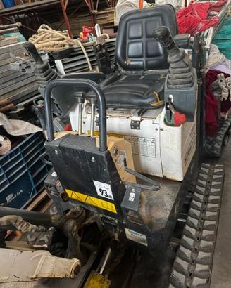 escavatore bobcat e10