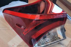 Faro posteriore sx originale Toyota Auris
