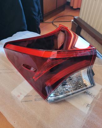Faro posteriore sx originale Toyota Auris