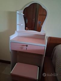 toiletta ragazza