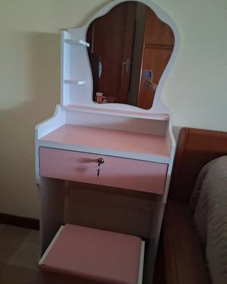 toiletta ragazza