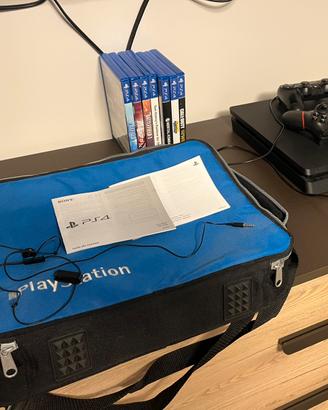 PS4 Slim 500GB + 2 controller + 8 giochi + borsa