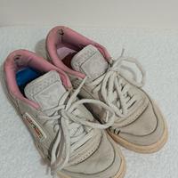 Sneakers Reebok  molto usate con segni usura