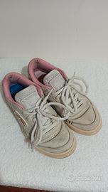 Sneakers Reebok  molto usate con segni usura