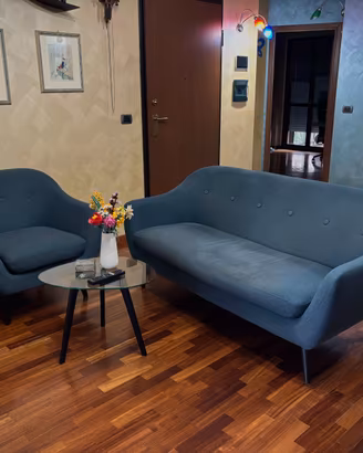 Divano 2 posti e poltrona JYSK blu navy