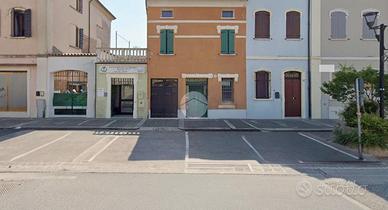 NEGOZIO A CASTELBELFORTE