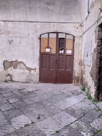 Locale autorimessa e locale commerciale