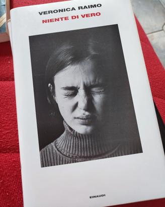 Niente di vero - libro di Veronica Raimo