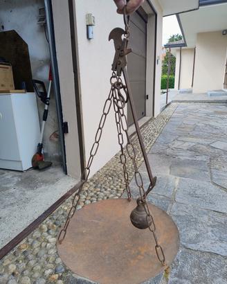Vecchia stadera piatto in ferro 