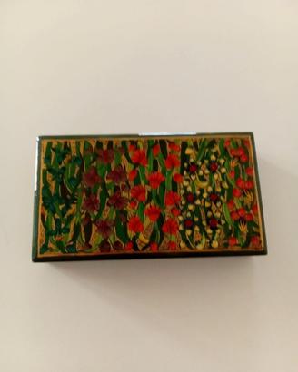 Scatola in legno laccato e dipinto