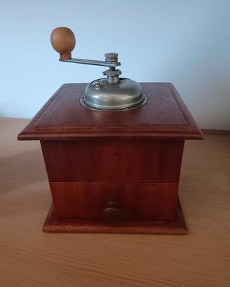 macinino vintage in legno