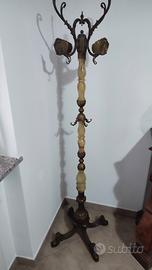 Appendiabiti e tavolino 